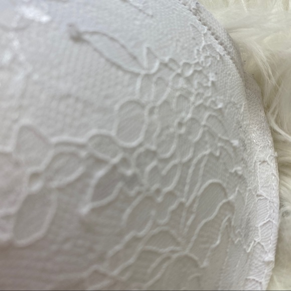 Victoria Secret Very Sexy White Lace Push-up 32DDD - Picture 2 of 11
